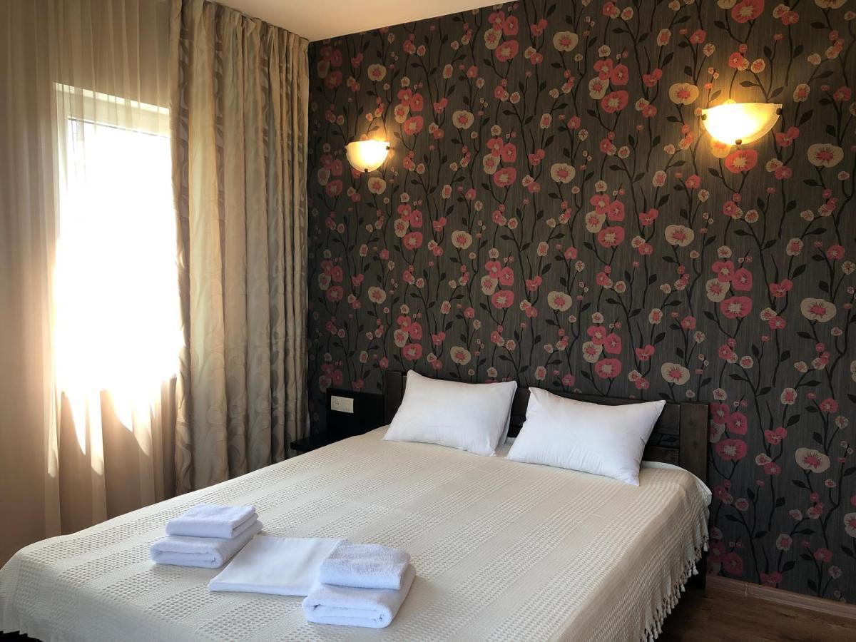 Gosti Hotel Odessa Esterno foto