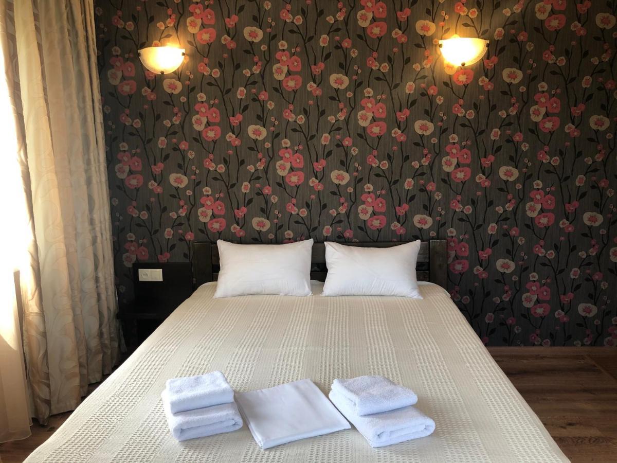Gosti Hotel Odessa Esterno foto