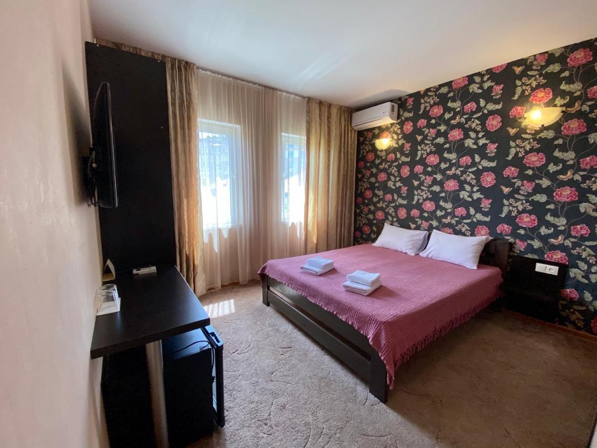 Gosti Hotel Odessa Esterno foto