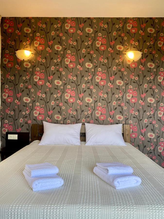 Gosti Hotel Odessa Esterno foto