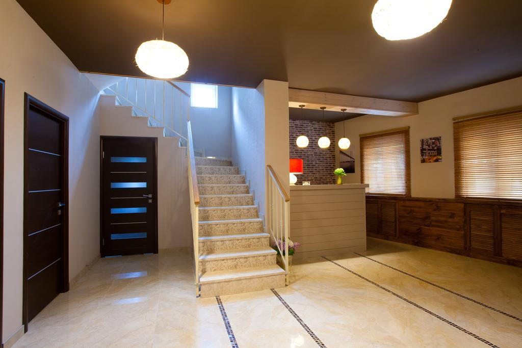 Gosti Hotel Odessa Esterno foto