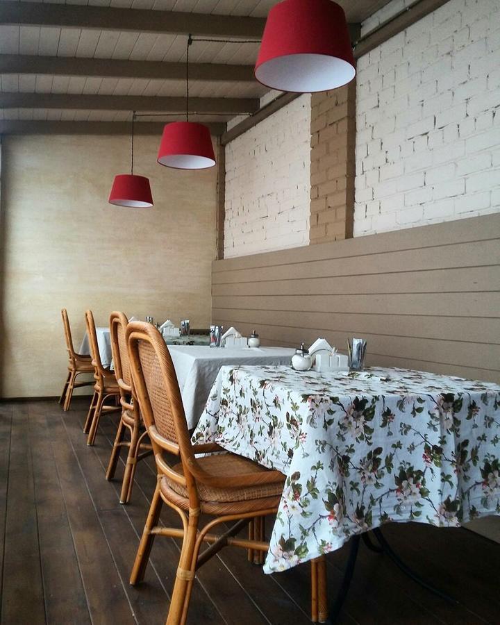 Gosti Hotel Odessa Esterno foto